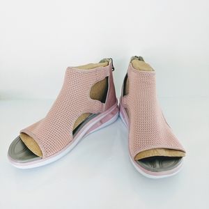 NWT J Sport Pink Mesh Knit Sandal Shoe Size 8